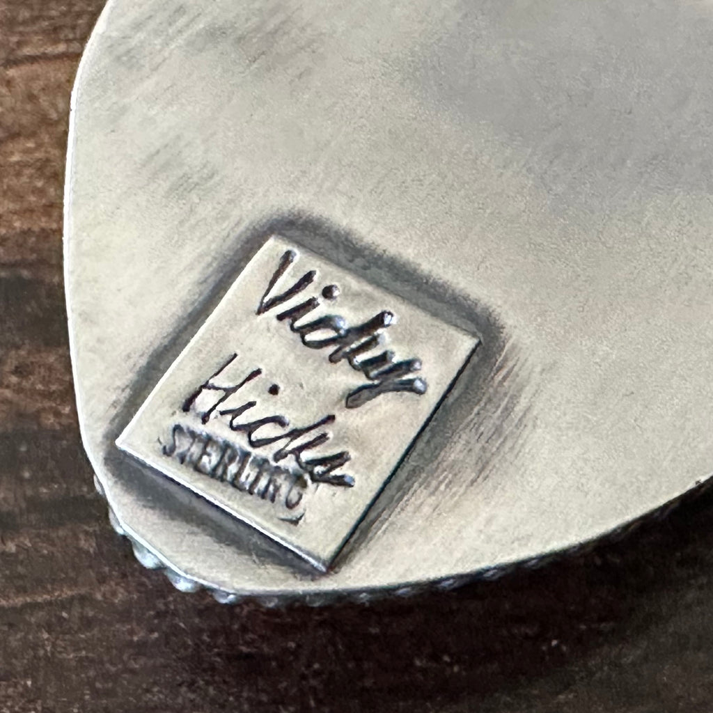 Navajo Vicky Hicks Spiny Oyster Sterling Twist Wire Bezel Heart Pendant Necklace