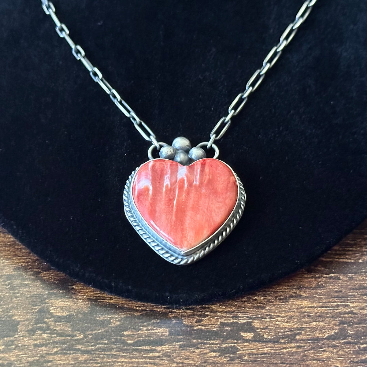 Navajo Vicky Hicks Spiny Oyster Sterling Twist Wire Bezel Heart Pendant Necklace