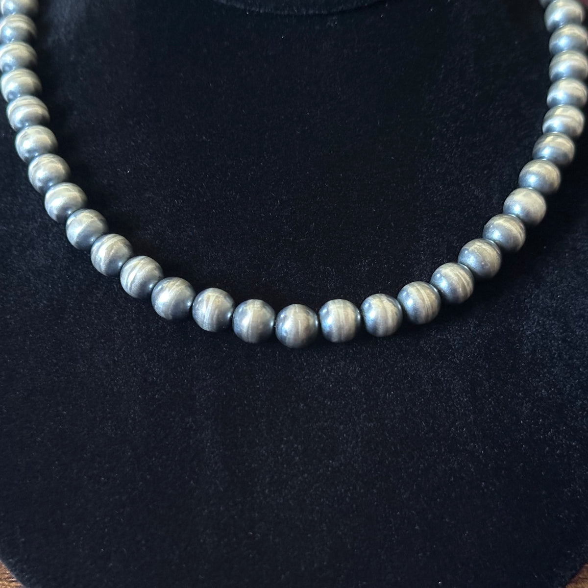 Navajo Dorinda Mariano Handmade Oxidized Sterling Pearl Necklace