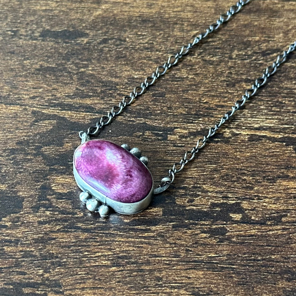 Navajo Antoinette Martinez Purple Spiny Oyster Sterling Raindrop Pendant Necklace