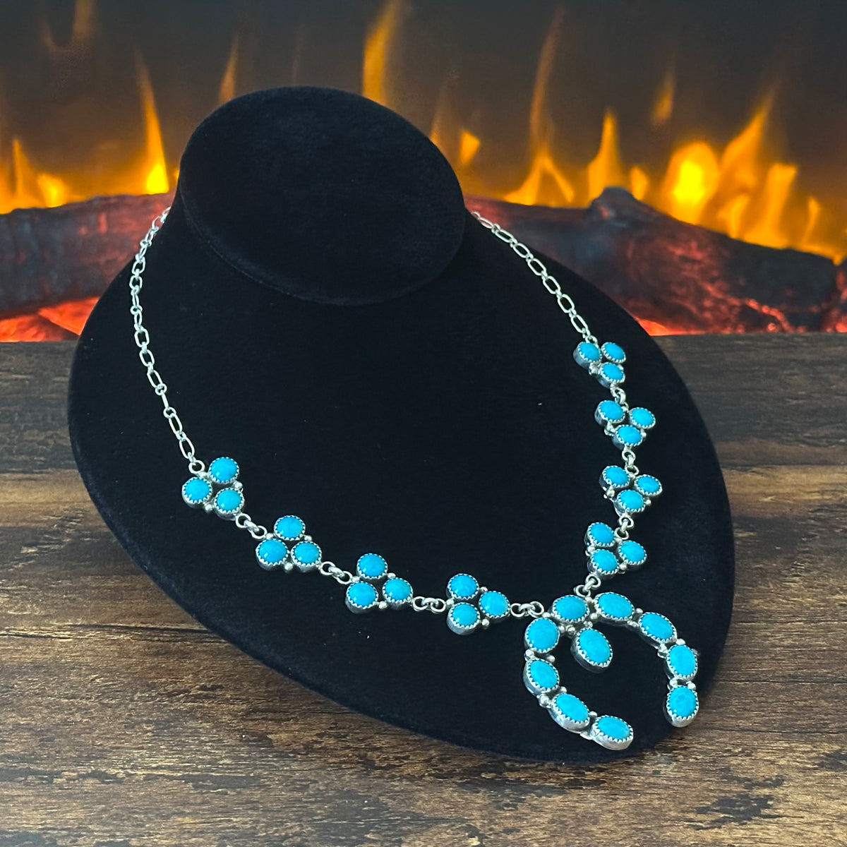 Running Bear Trading Turquoise 34 Stone Sterling Raindrop Cluster Naja Necklace
