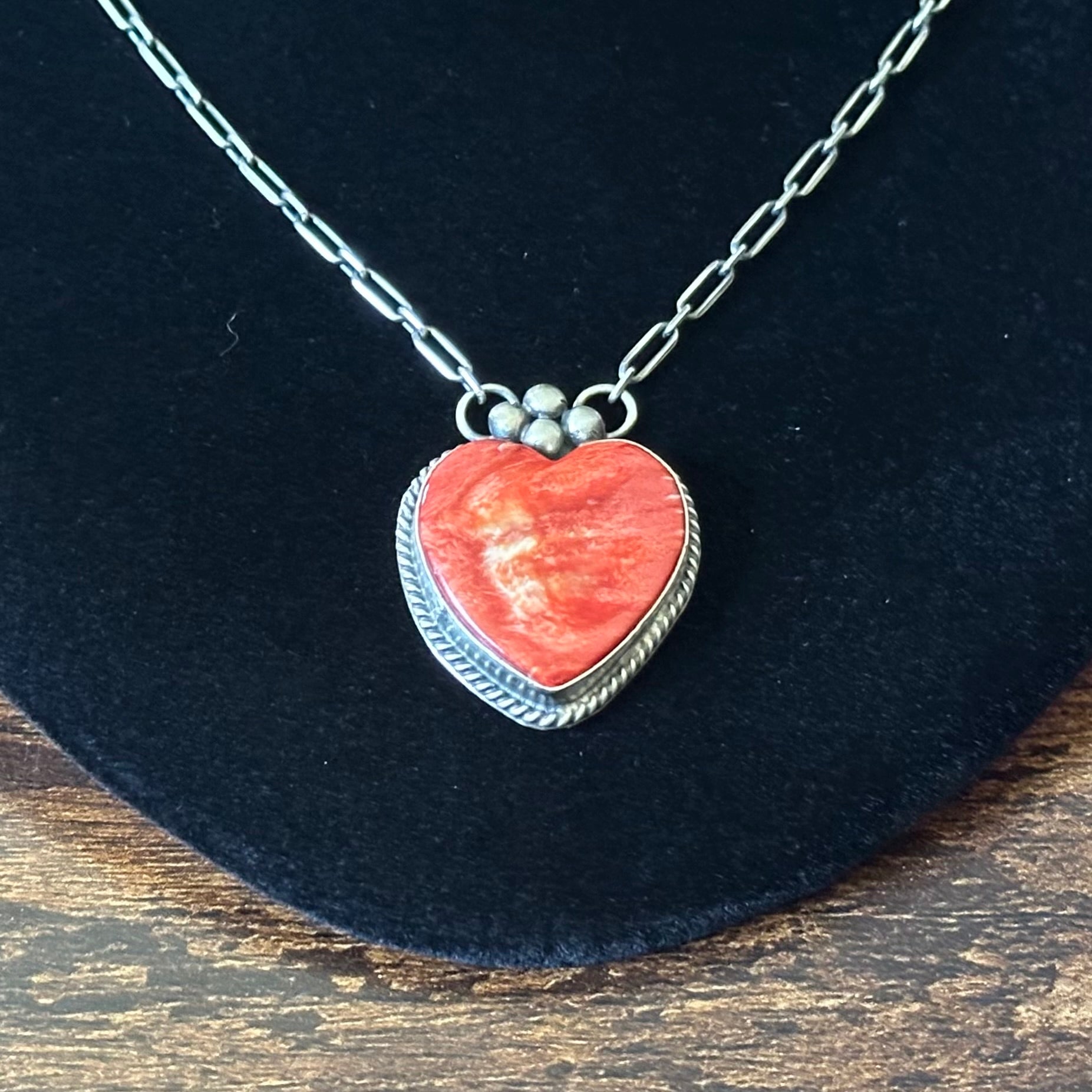 Navajo Vicky Hicks Spiny Oyster Sterling Twist Wire Bezel Heart Pendant Necklace