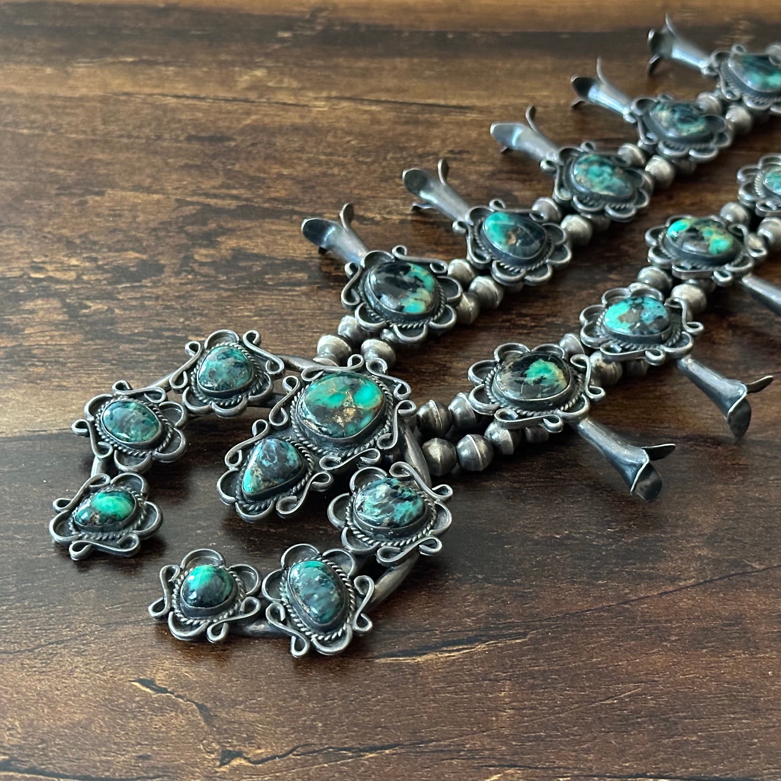 Vintage Green Turquoise 18 Stone Sterling Floral Twist Wire Bezel Squash Blossom