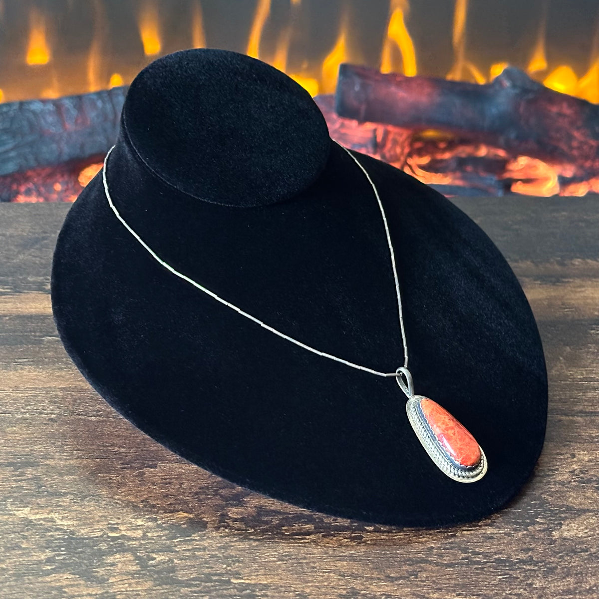 Navajo Herbert Tsosie Orange Spiny Oyster Sterling Twist Wire Liquid Silver Pendant Necklace