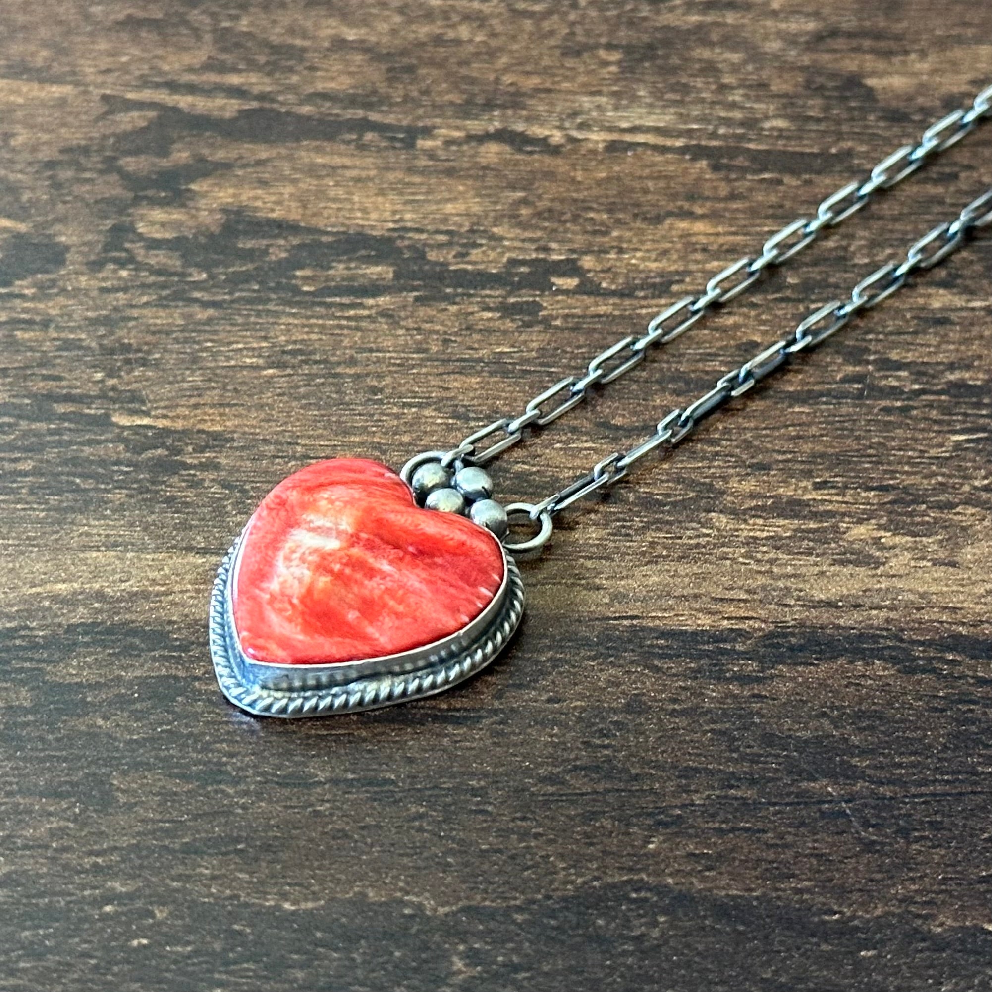 Navajo Vicky Hicks Spiny Oyster Sterling Twist Wire Bezel Heart Pendant Necklace