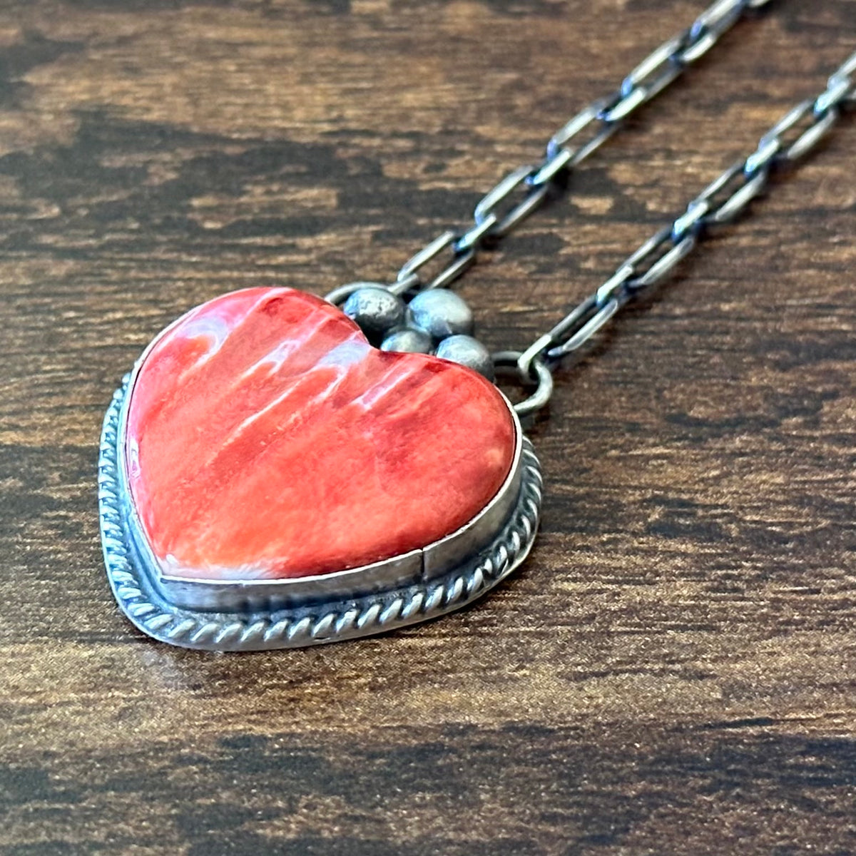 Navajo Vicky Hicks Spiny Oyster Sterling Twist Wire Bezel Heart Pendant Necklace