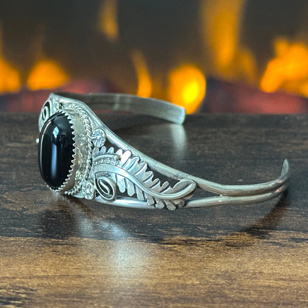 Navajo Susan Yazzie Onyx Sterling Twist Wire Bezel Ornate Leaf Cuff