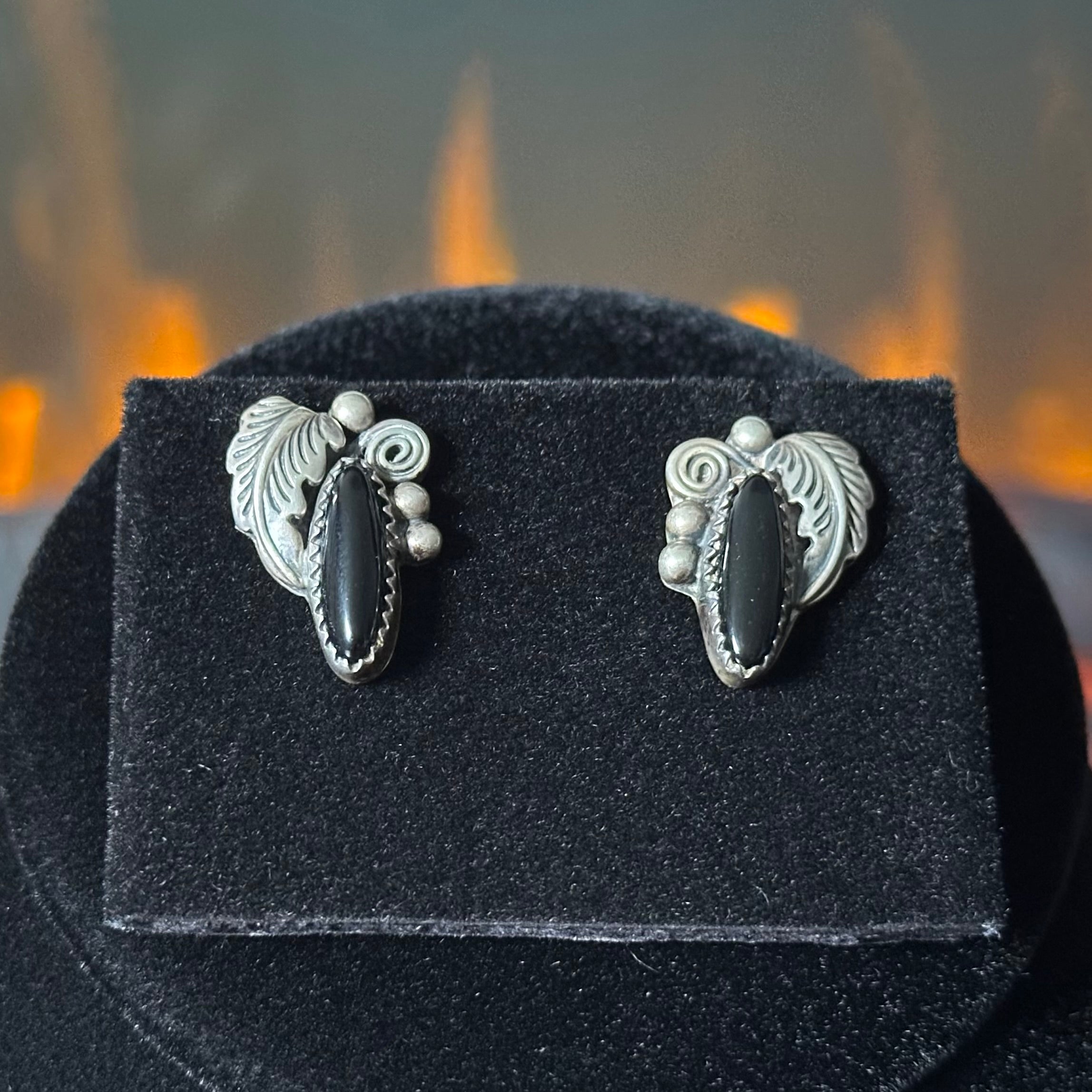 Running Bear Trading Onyx Sterling Raindrop Leaf Necklace Earrings Set