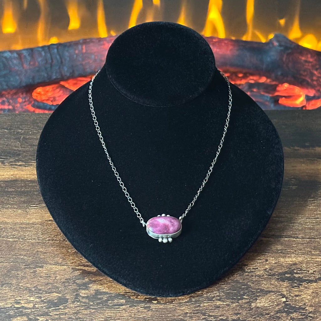 Navajo Antoinette Martinez Purple Spiny Oyster Sterling Raindrop Pendant Necklace