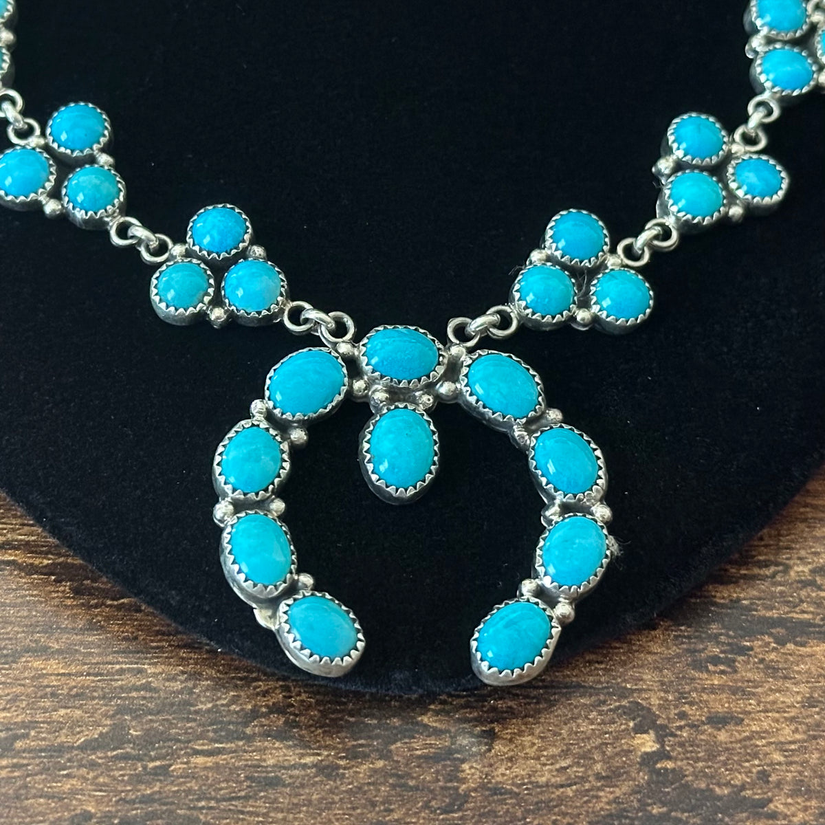 Running Bear Trading Turquoise 34 Stone Sterling Raindrop Cluster Naja Necklace
