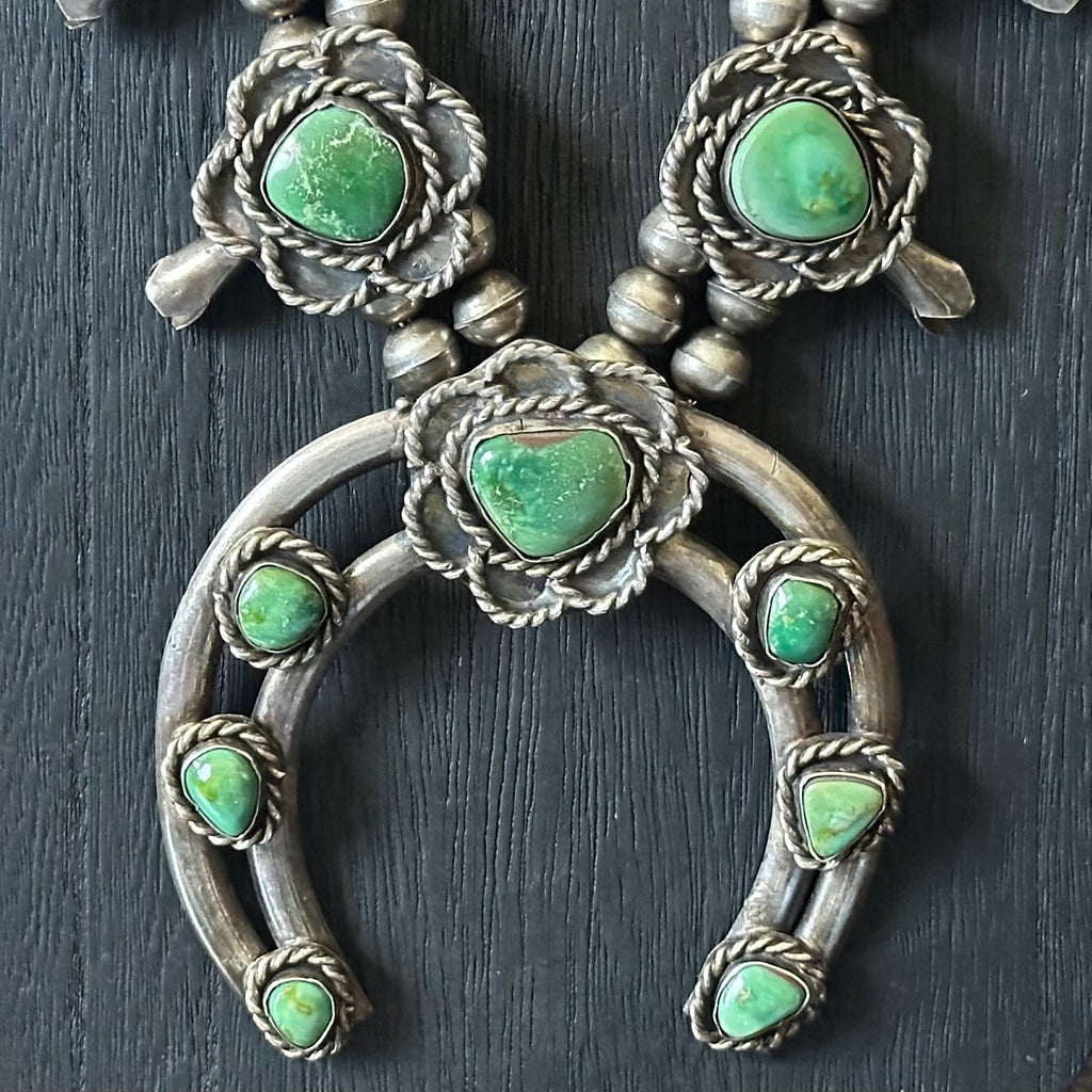 Vintage Green Turquoise 17 Stone Sterling Floral Twist Wire Bezel Squash Blossom Necklace