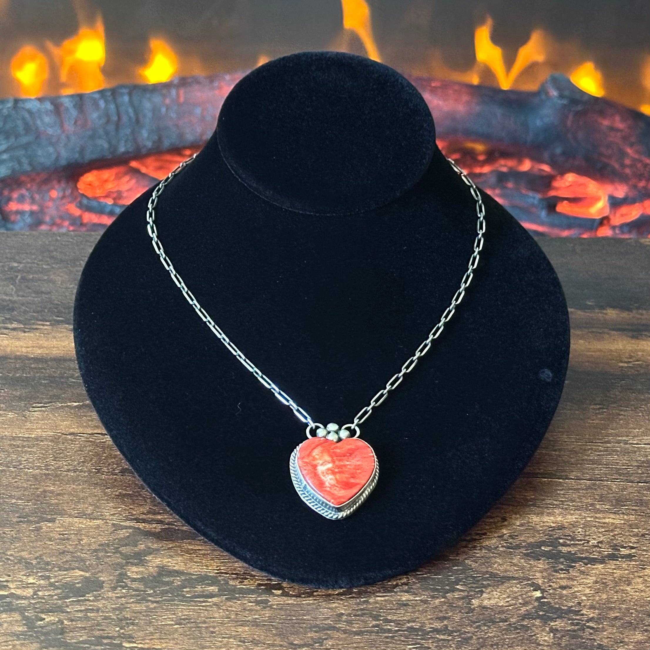 Navajo Vicky Hicks Spiny Oyster Sterling Twist Wire Bezel Heart Pendant Necklace