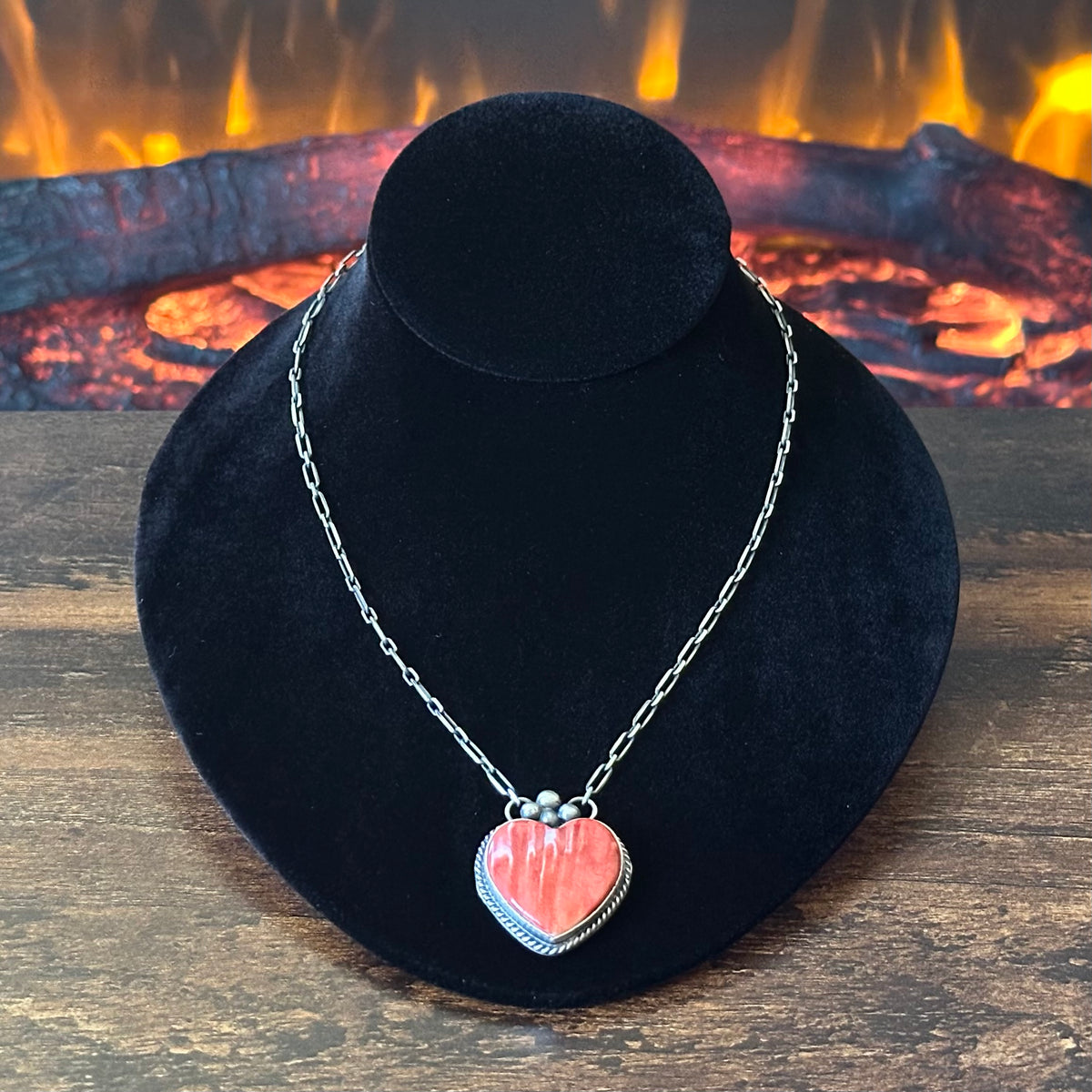 Navajo Vicky Hicks Spiny Oyster Sterling Twist Wire Bezel Heart Pendant Necklace