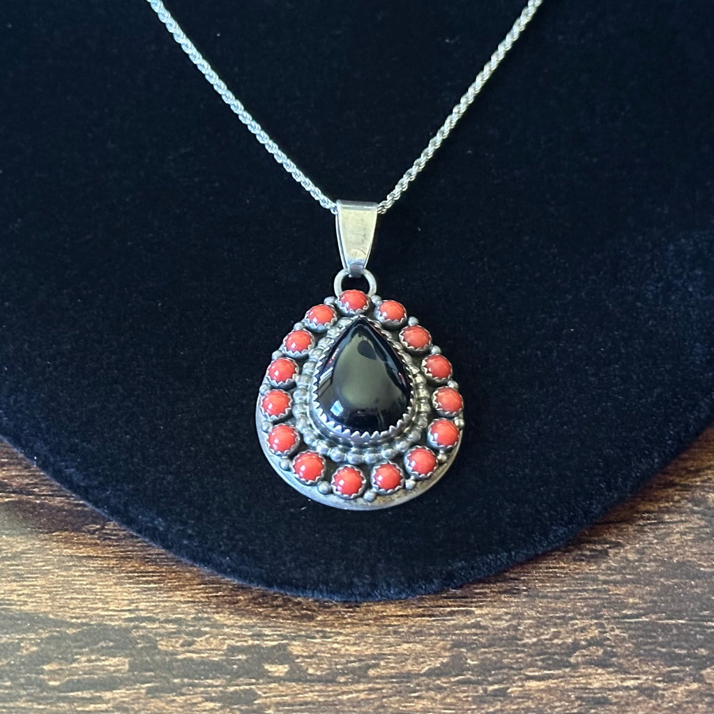 Navajo Bea Tom Onyx Red Coral 17 Stone Sterling Snake Eye Teardrop Pendant Necklace