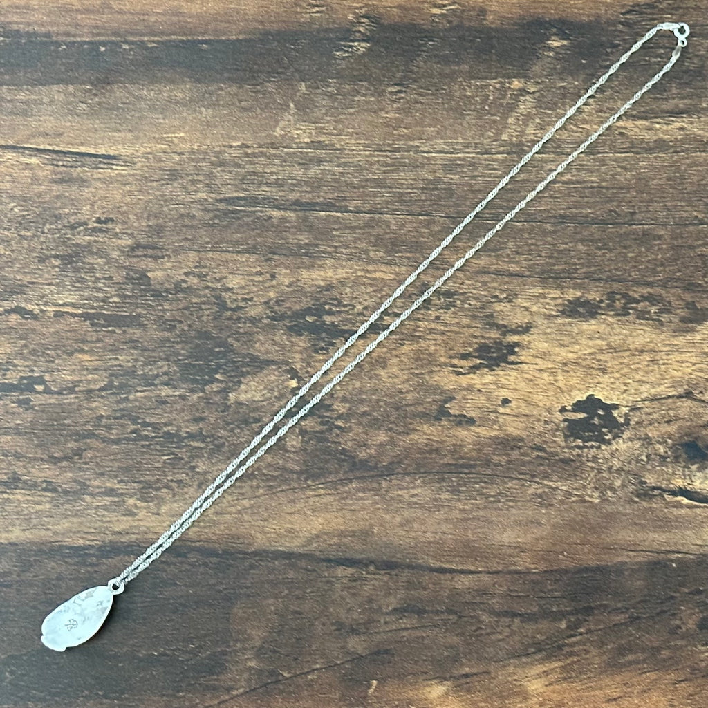 Running Bear Trading Spiny Oyster Sterling Twist Wire Bezel Pendant Necklace
