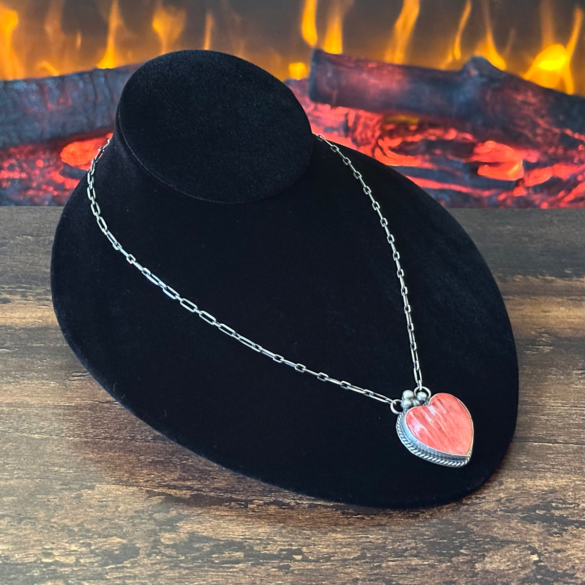 Navajo Vicky Hicks Spiny Oyster Sterling Twist Wire Bezel Heart Pendant Necklace