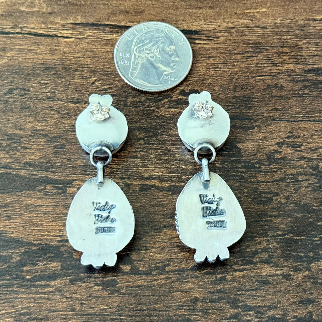 Navajo Vicky Hicks Kingman Turquoise Twist Wire Raindrop Dangle Earrings