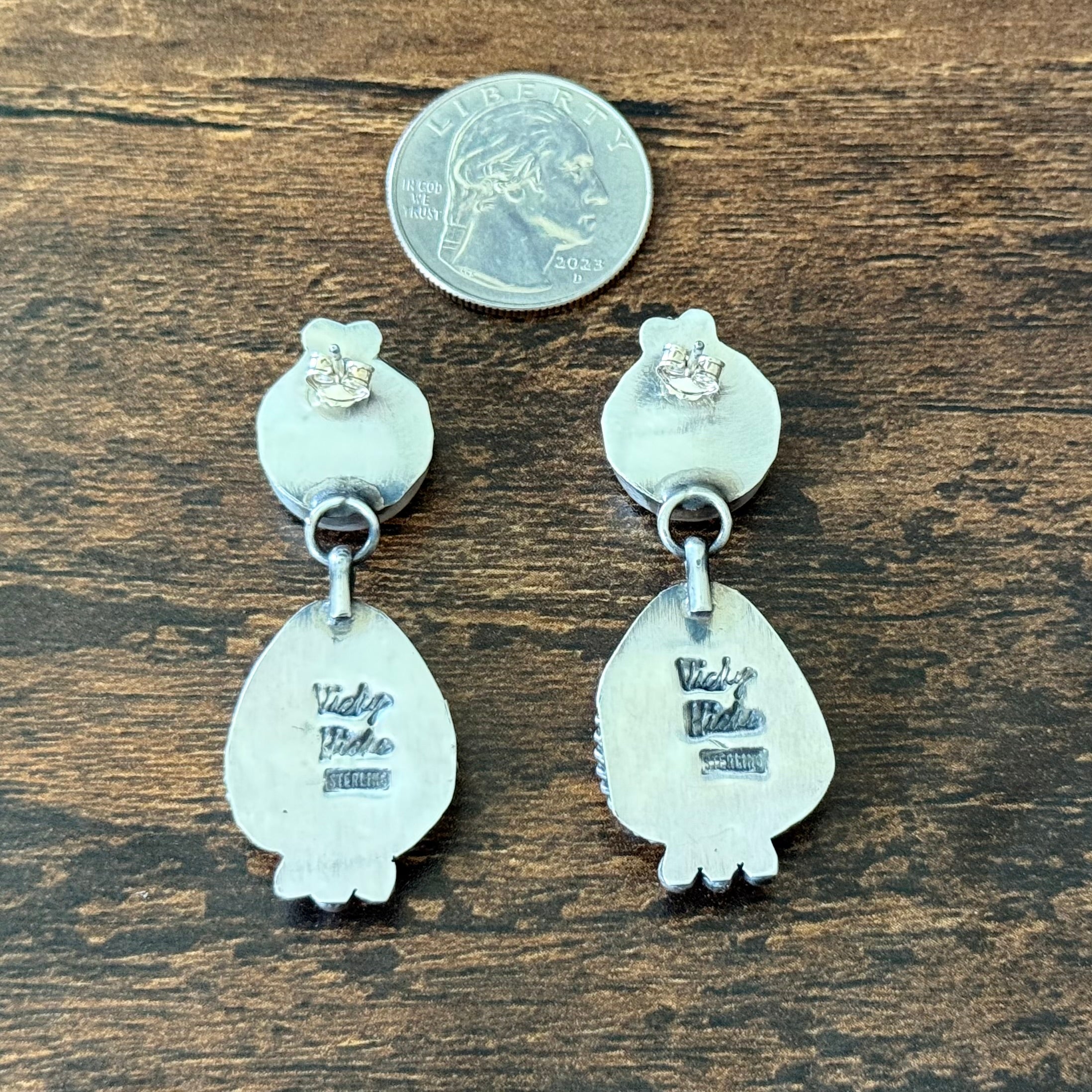 Navajo Vicky Hicks Kingman Turquoise Twist Wire Raindrop Dangle Earrings