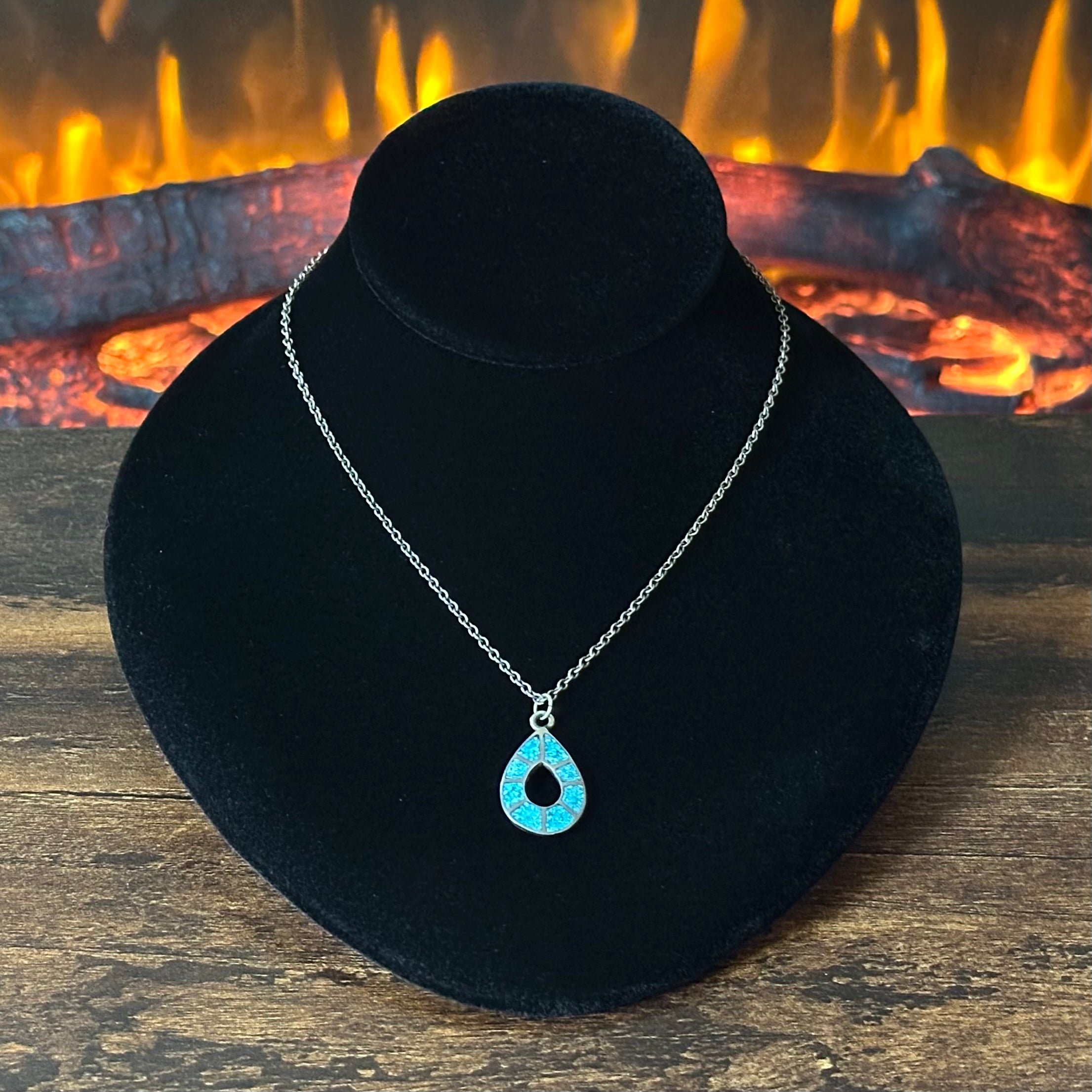 Turquoise Sterling Chip Inlay Teardrop Pendant Necklace