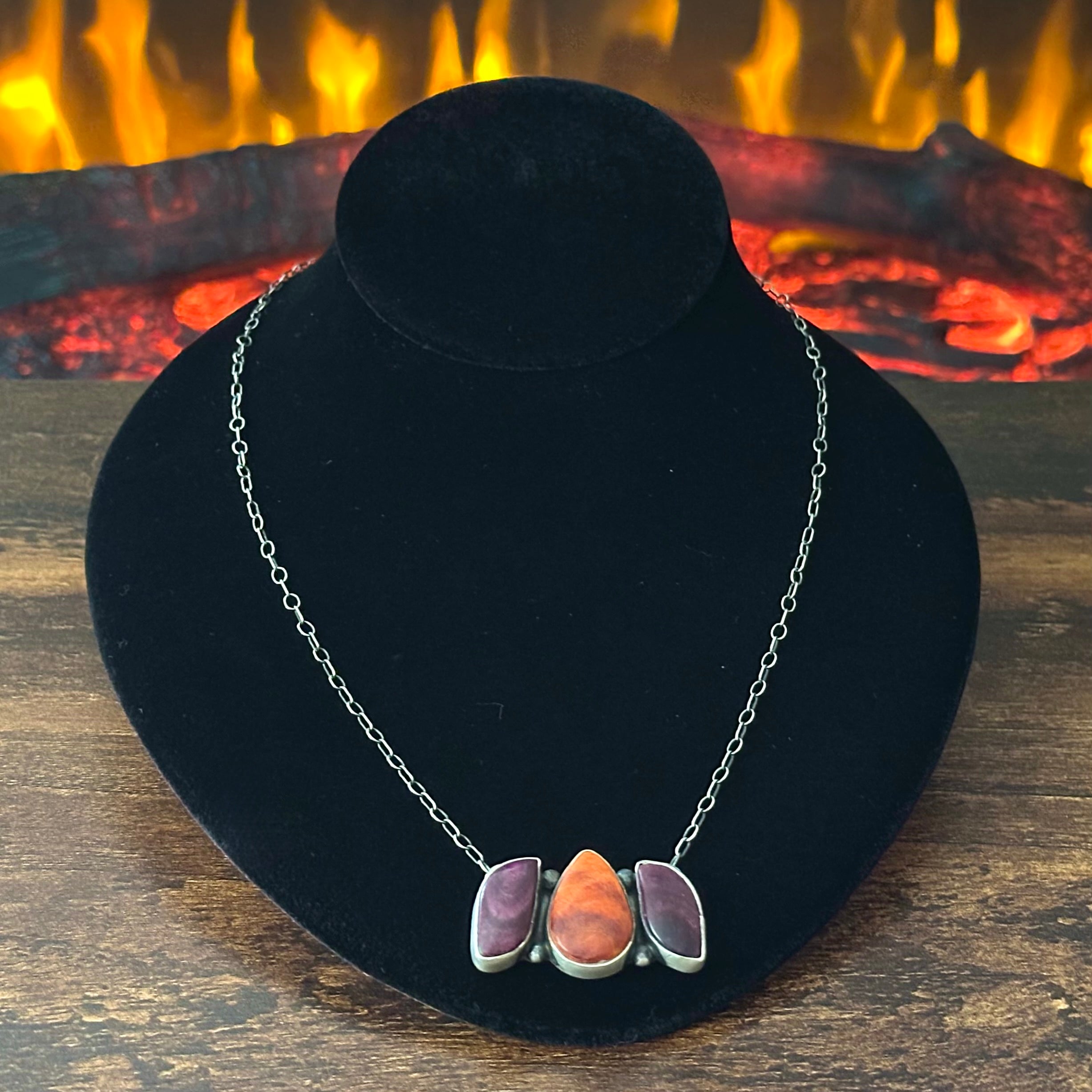 Navajo Hiram Largo Spiny Oyster 3 Stone Sterling Raindrop Pendant Necklace