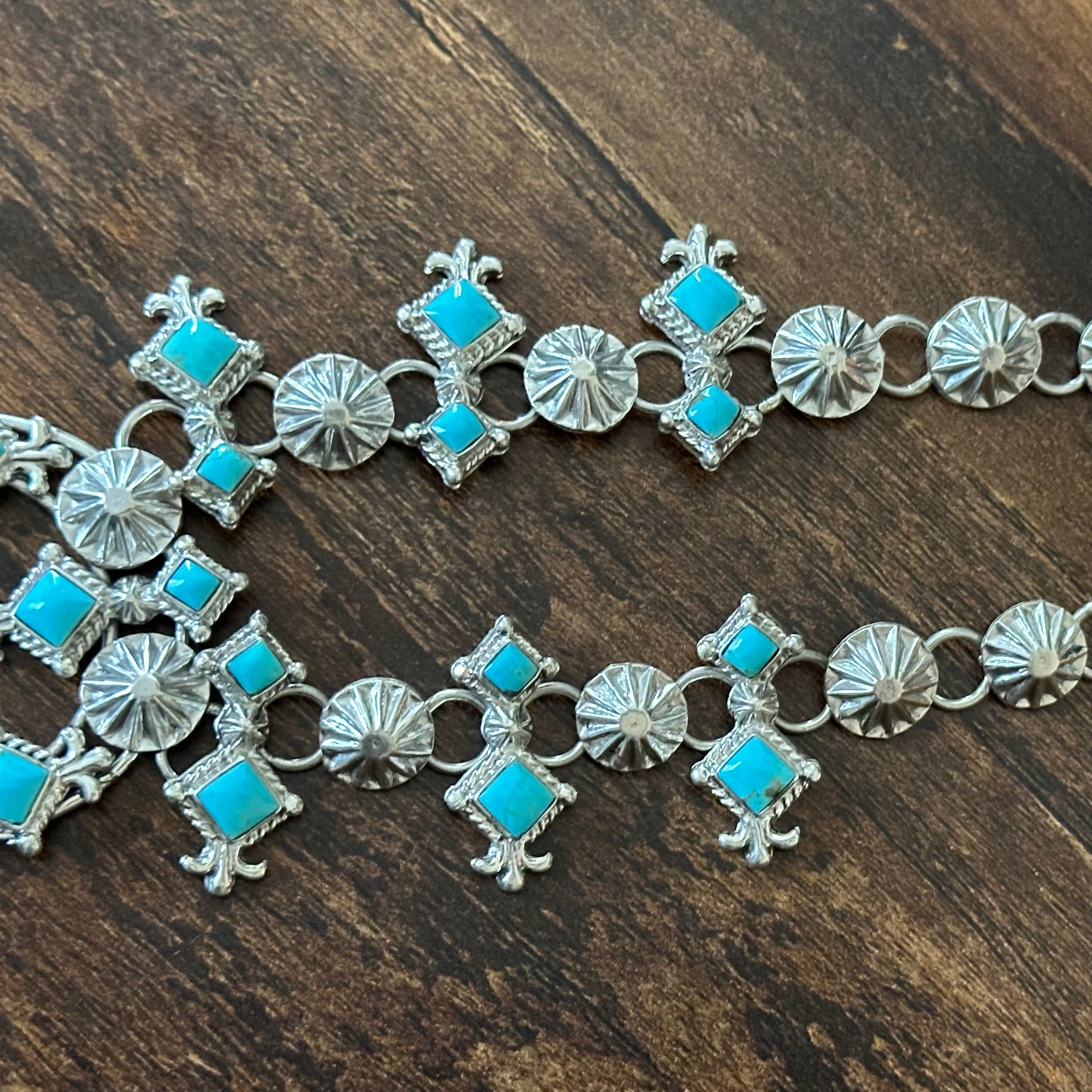 Running Bear Trading Turquoise 18 Stone Diamond Fleur De Lis Naja Necklace